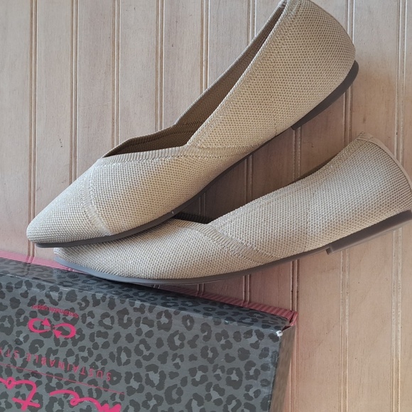NWT ME Too Aubri Sustainable Mesh Metallic Gold Bisque Ballet Flats - Picture 9 of 10